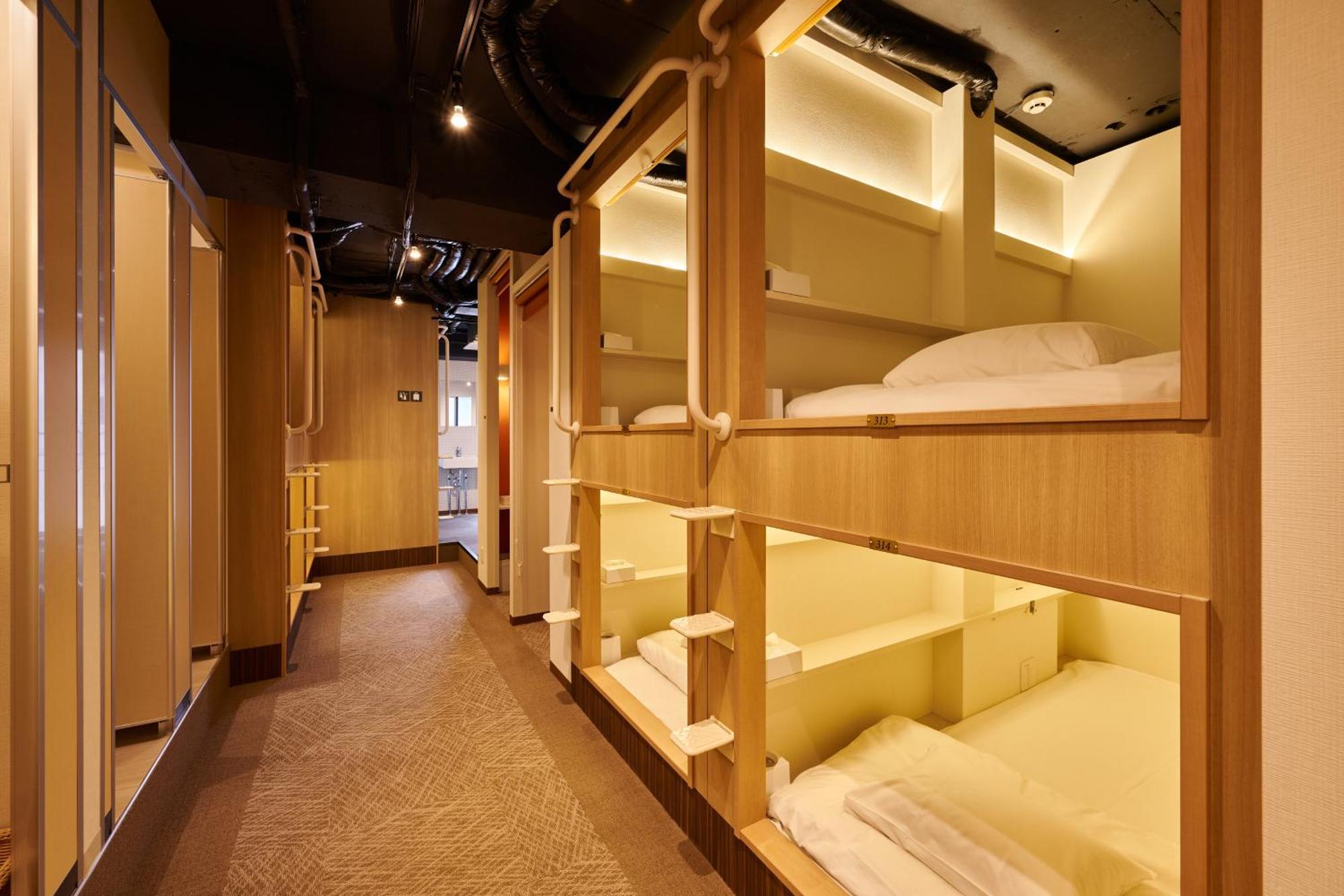 Capsule Hotel Continue Nijojokita — Photos 1