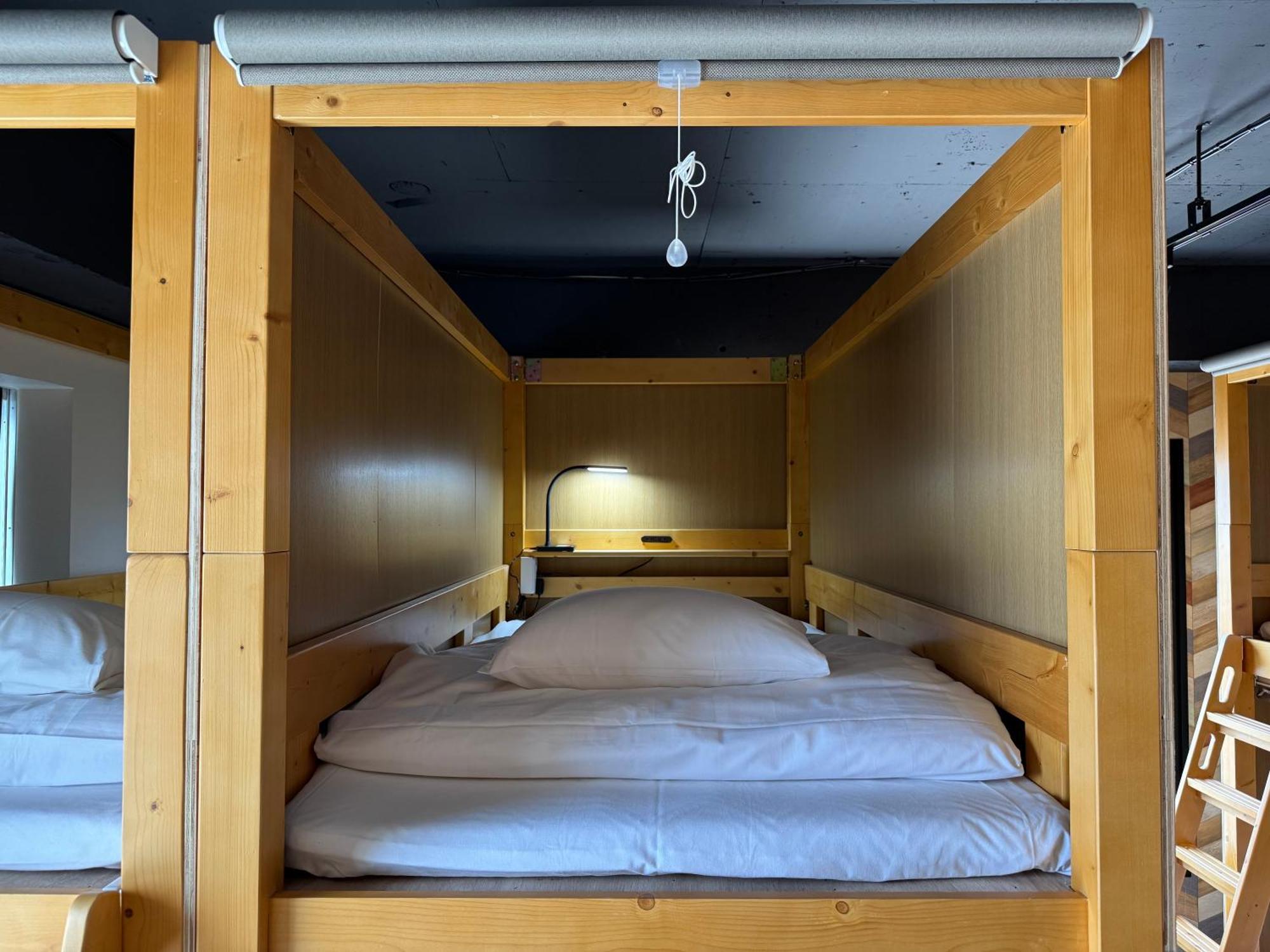 Capsule Hotel Continue Nijojokita — Photos 3